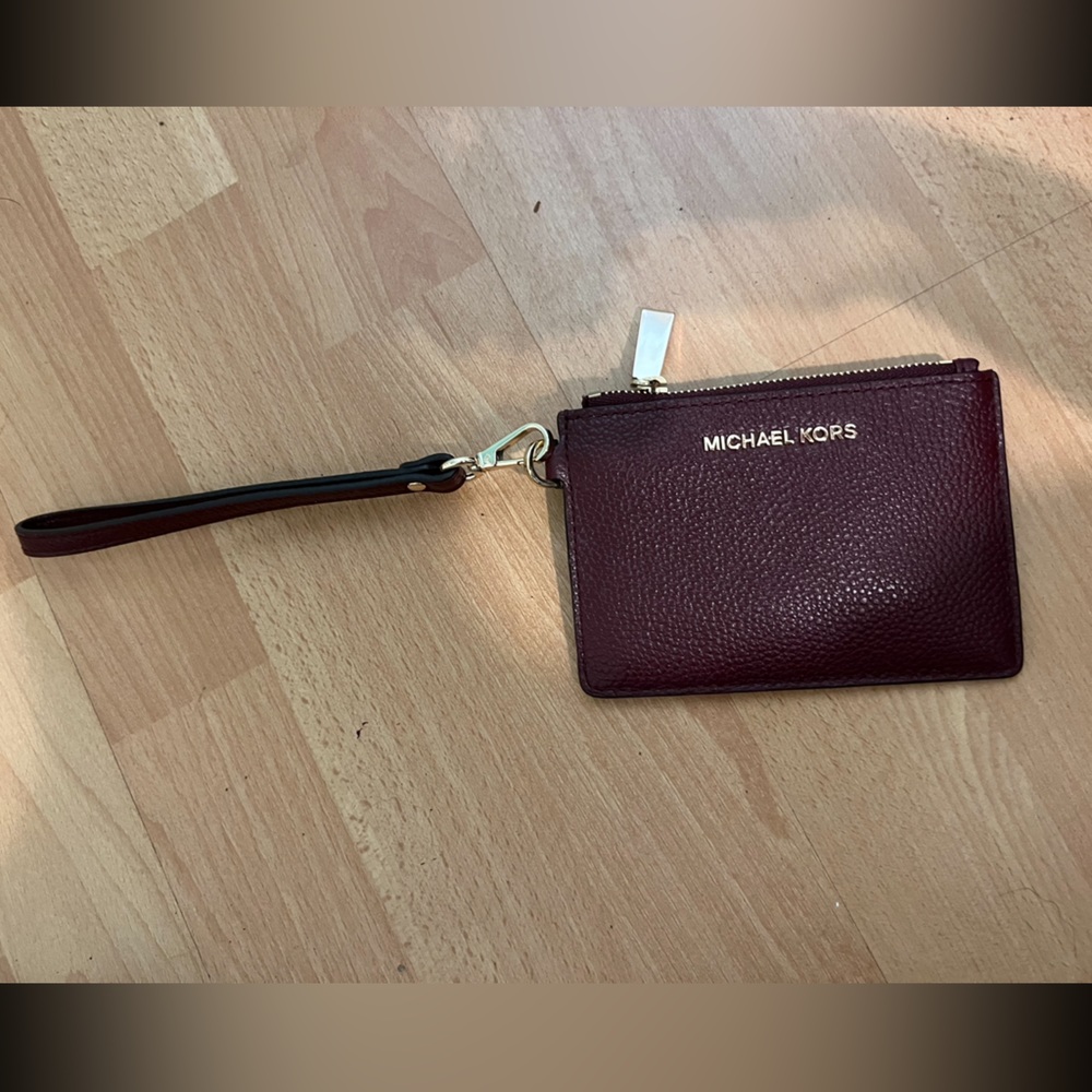 Micheal kors cute maroon wallet